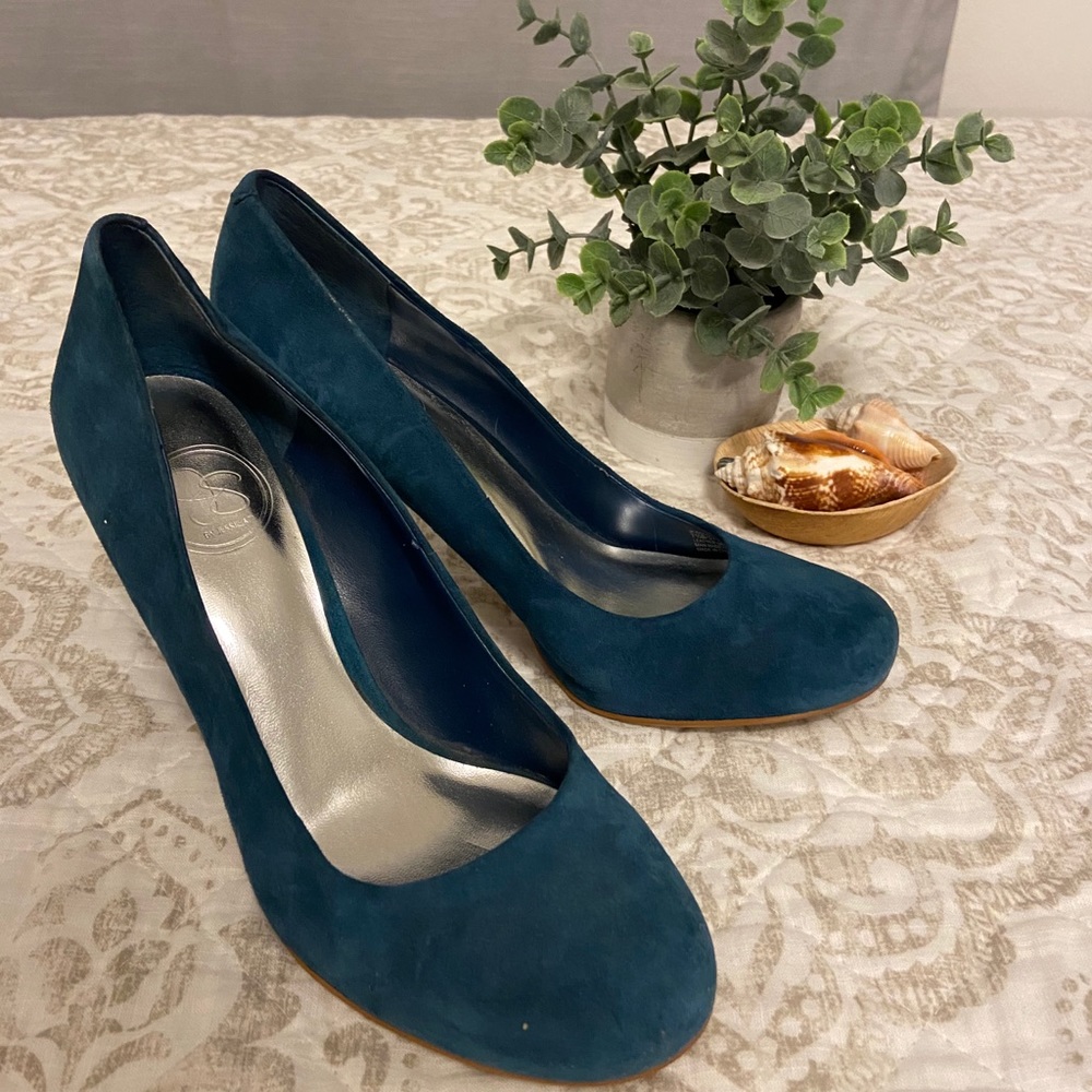Jessica Simpson heels 7.5